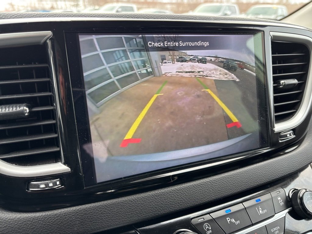 Used 2024 Chrysler Pacifica Touring-L image 37