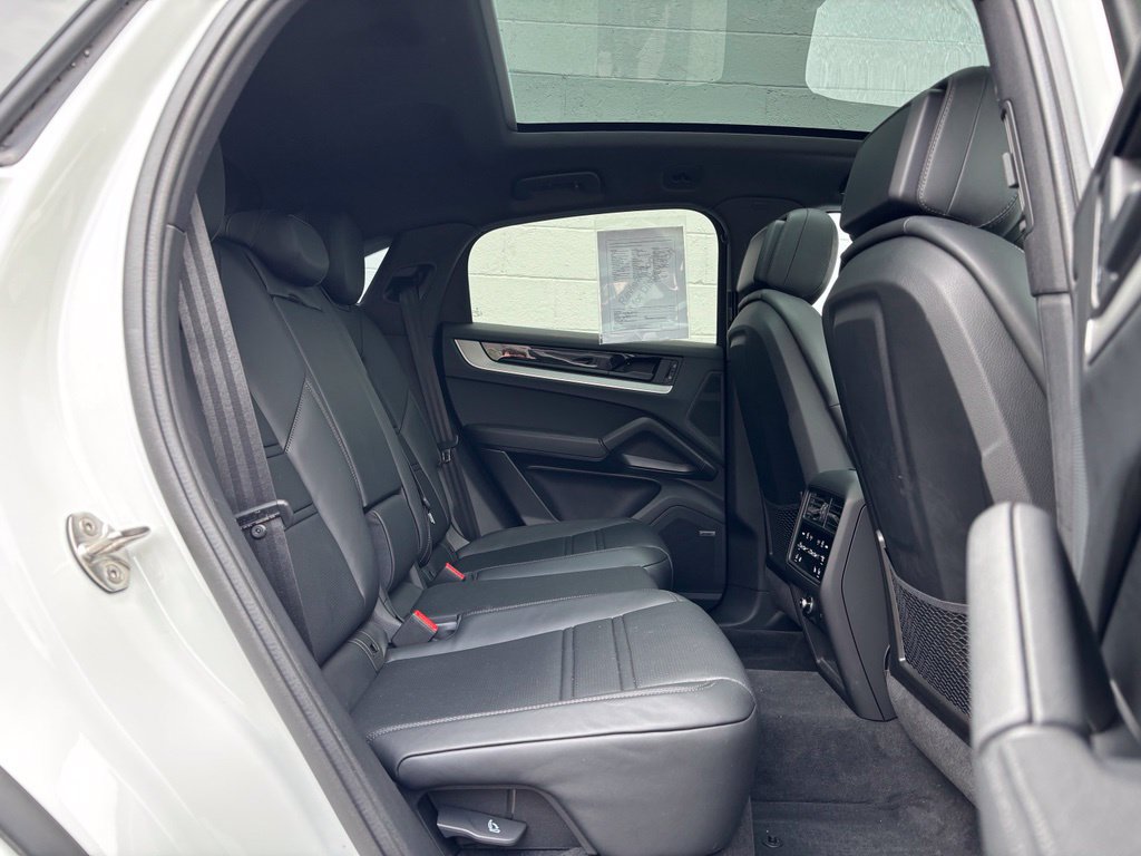 Certified 2026 Porsche Cayenne Coupe AWD/4WD image 16