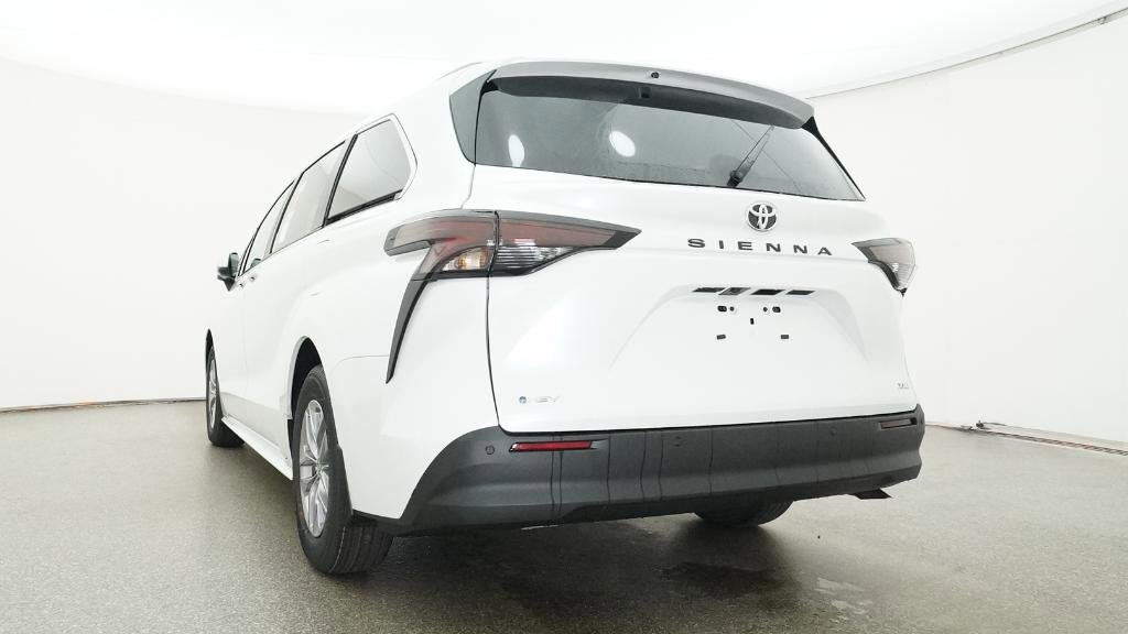 New 2026 Toyota Sienna XLE FWD image 22