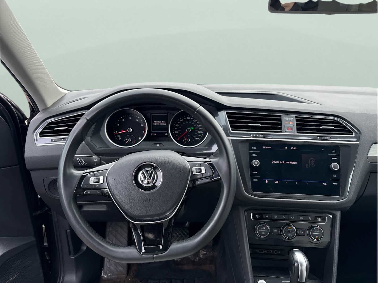 Certified 2020 Volkswagen Tiguan SE image 11