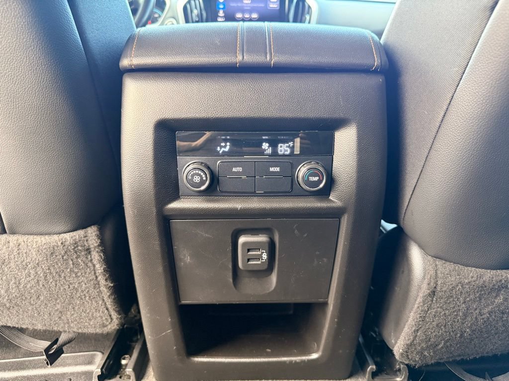 Used 2020 Chevrolet Traverse LT AWD/4WD image 25