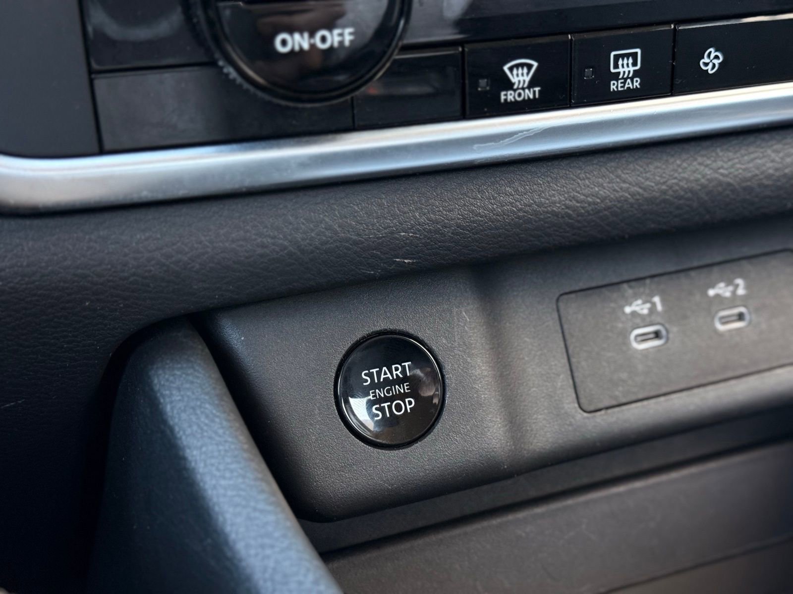 Used 2024 Nissan Rogue SV image 31