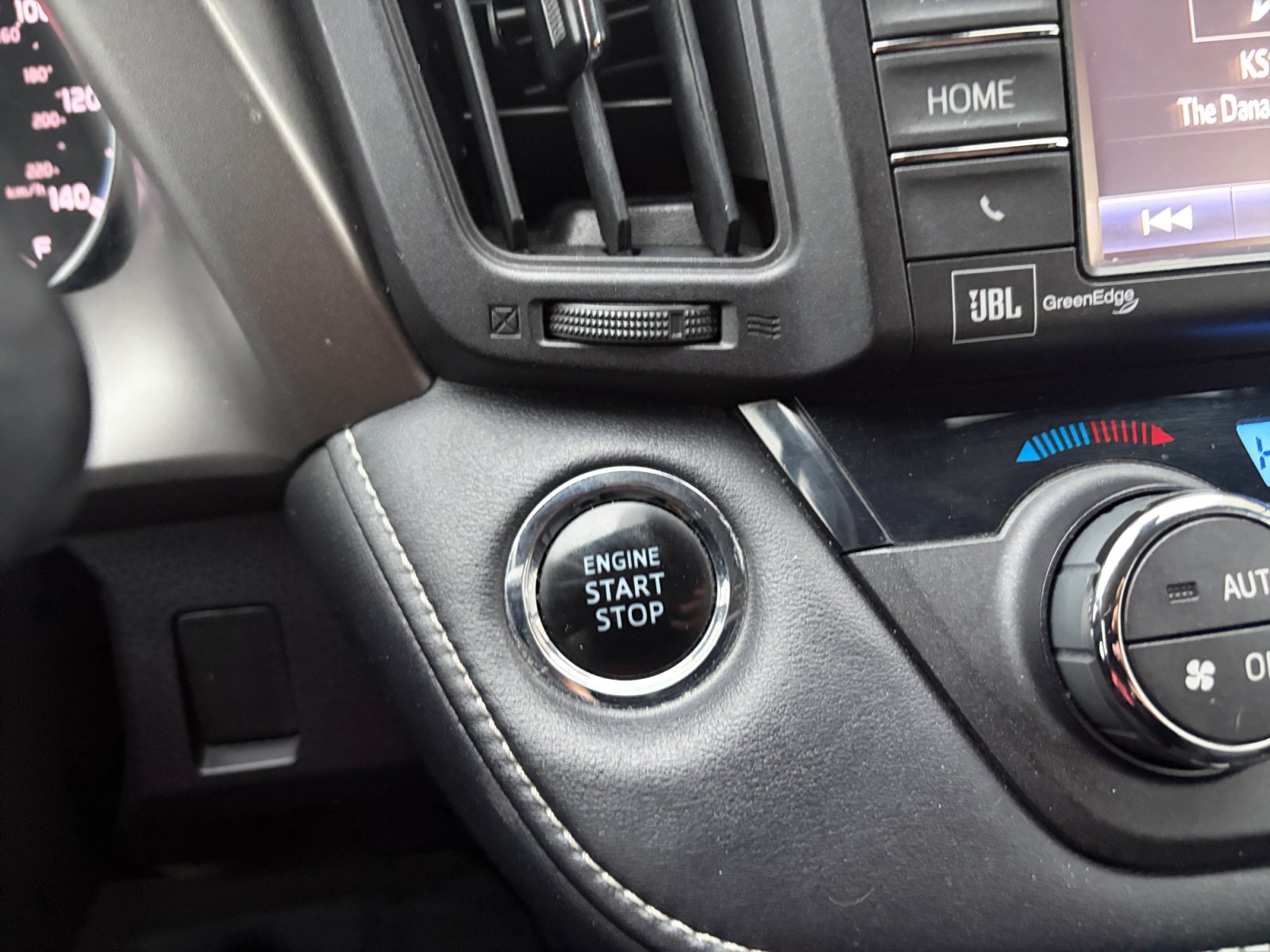 Used 2017 Toyota RAV4 Limited AWD/4WD image 17