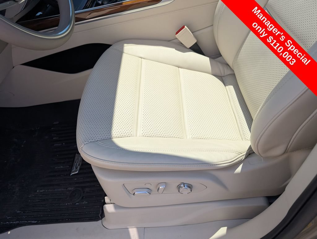 Used 2025 Cadillac Escalade Sport Platinum w/ LPO, Floor Liner Package AWD/4WD image 23