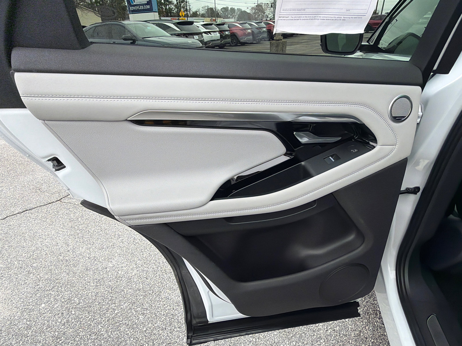 Used 2020 Land Rover Range Rover Evoque First Edition image 22