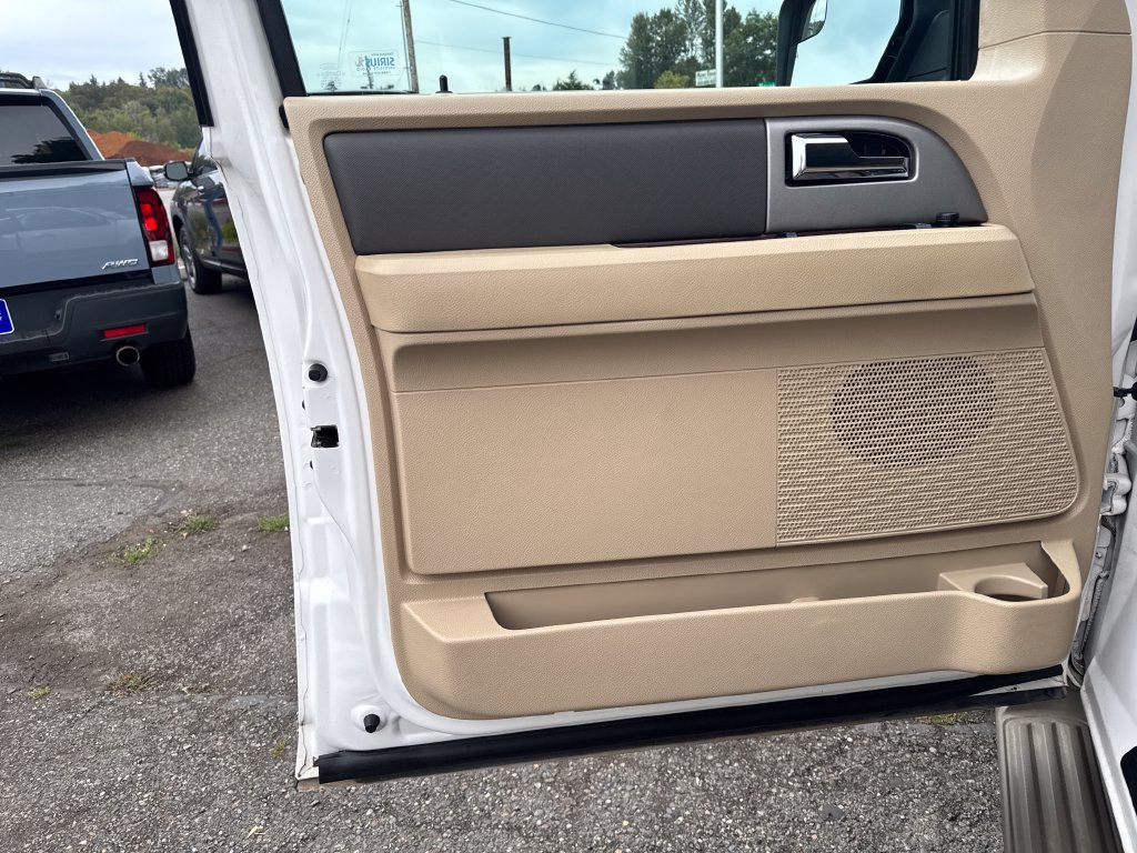 Used 2014 Ford Expedition EL XLT w/ Equipment Group 202A AWD/4WD image 13