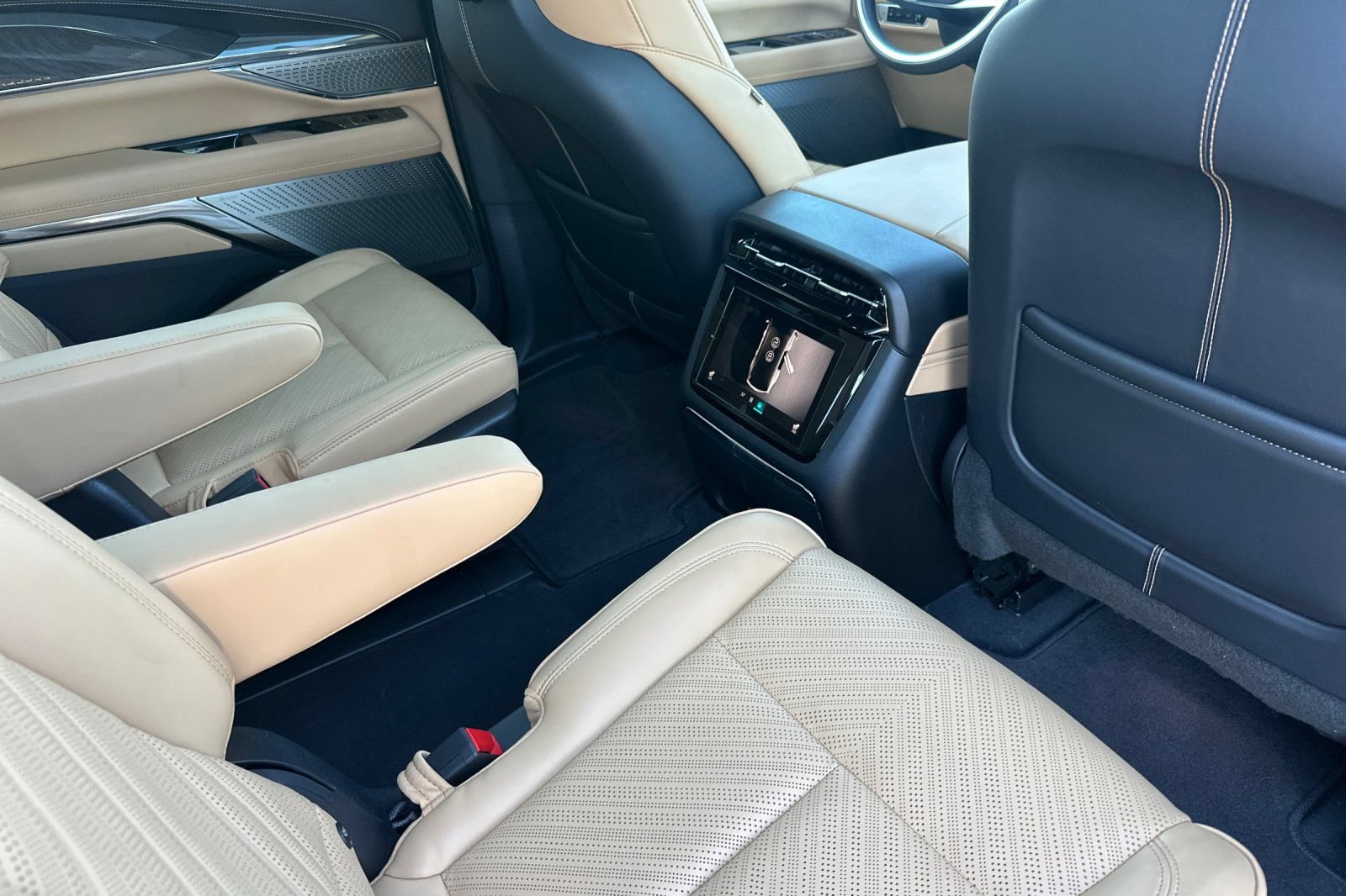 Certified 2026 Cadillac Escalade IQ Sport 2 AWD/4WD image 19