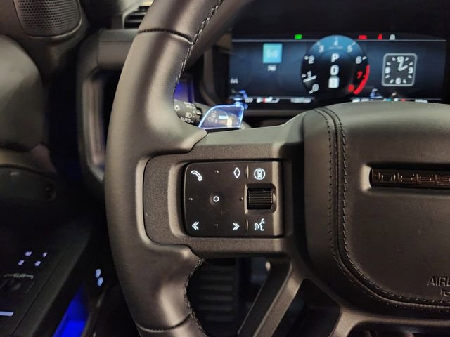 Used 2025 Land Rover Defender 110 image 26