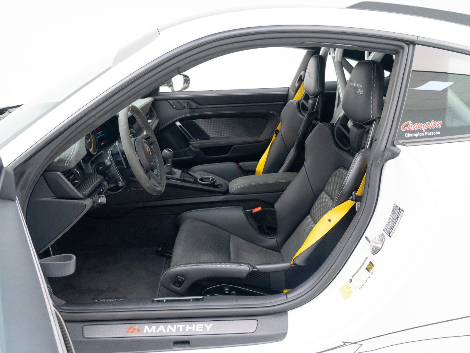 Certified 2025 Porsche 911 GT3 RS RWD image 19