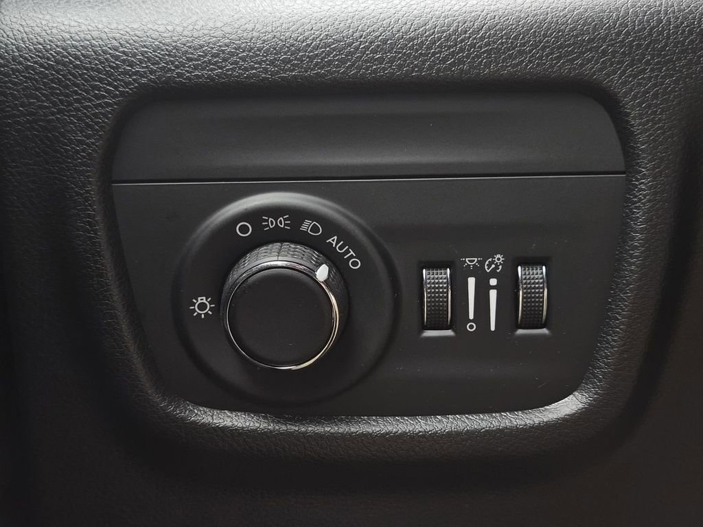 New 2026 Jeep Grand Cherokee Altitude image 23