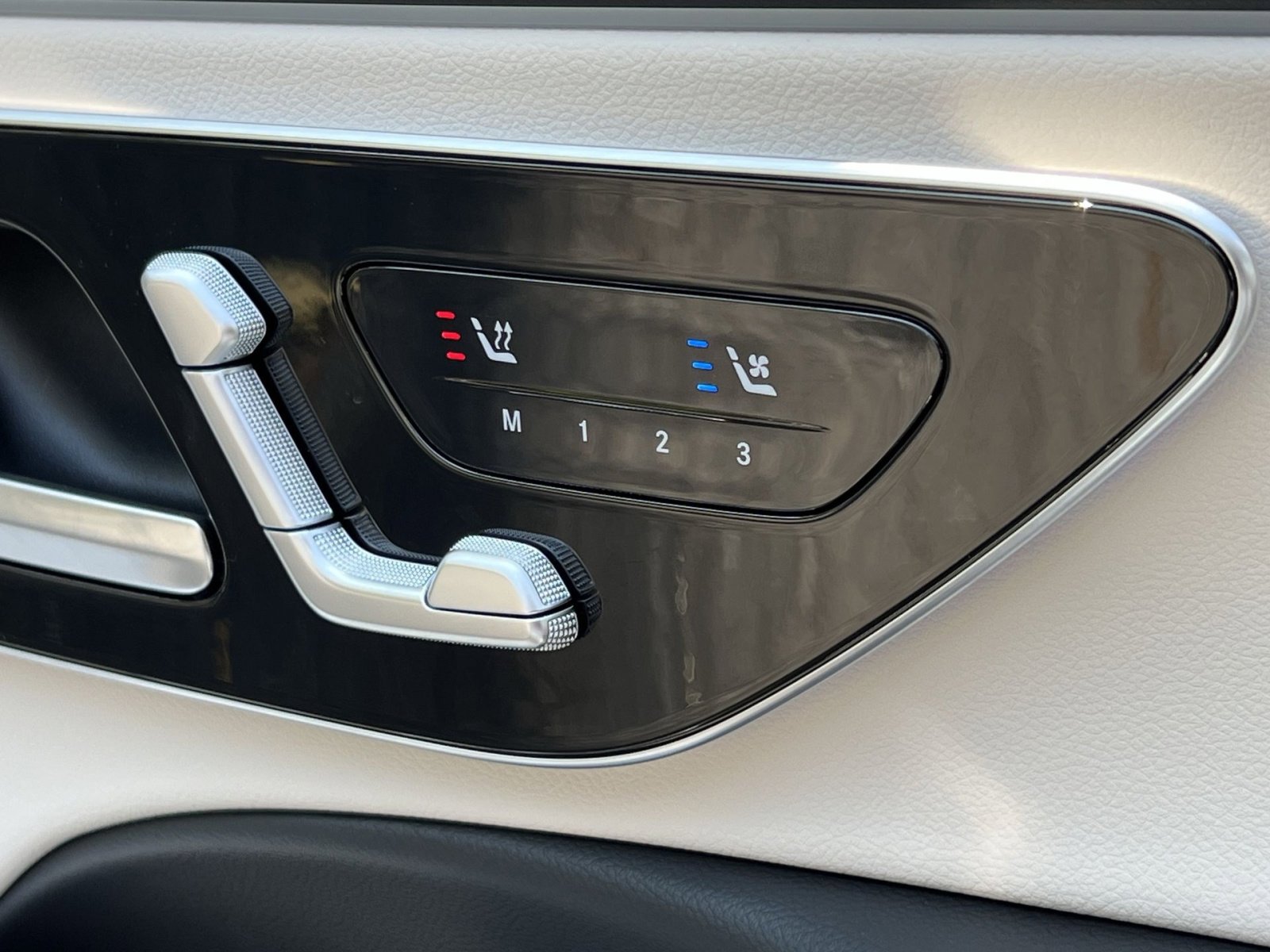 New 2026 Mercedes-Benz E 350 4MATIC Sedan image 34