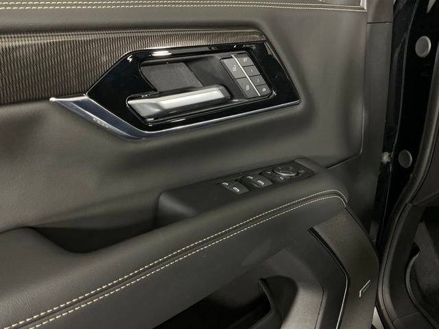 Used 2025 GMC Yukon Elevation image 24