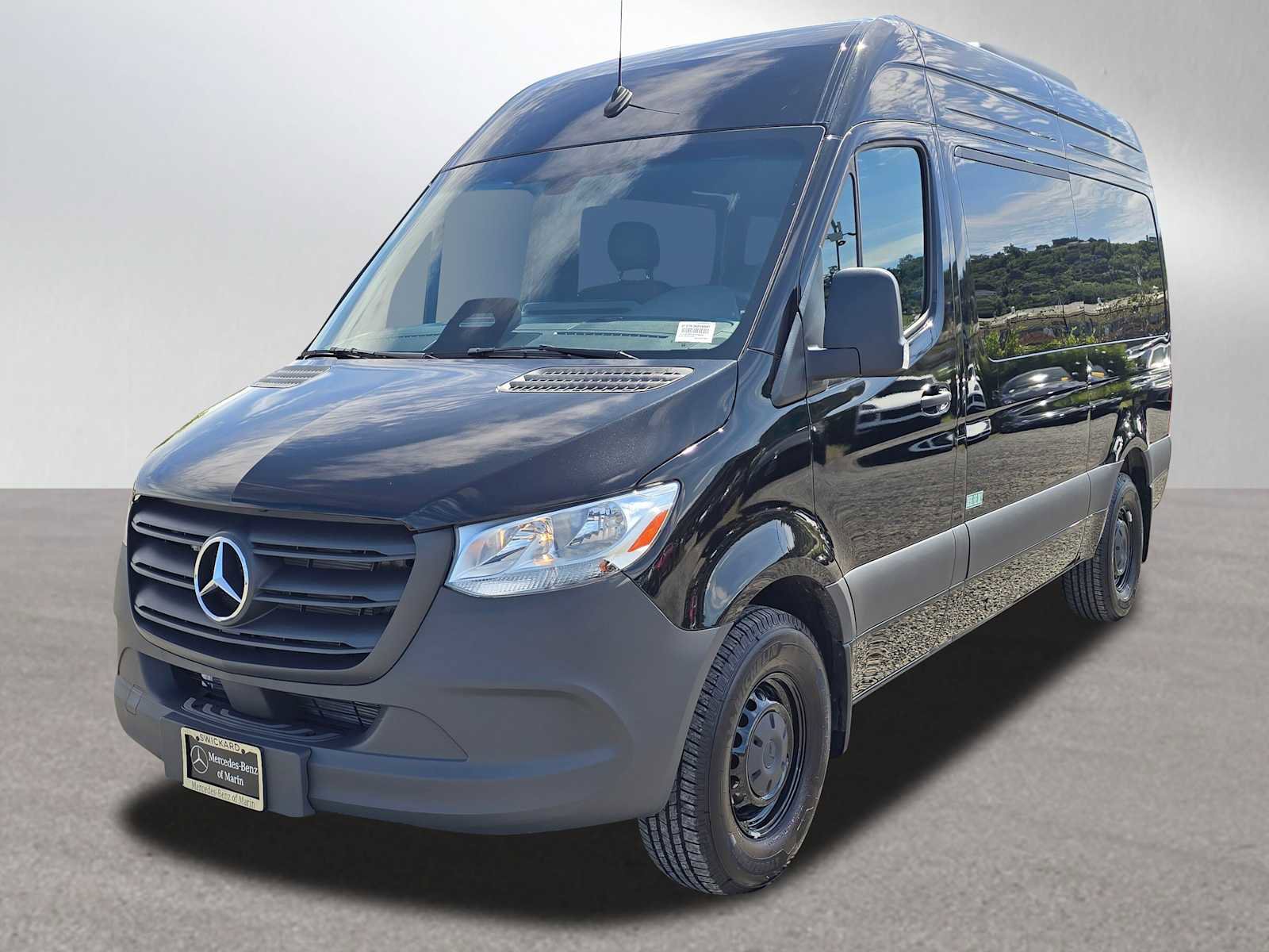 Used 2025 Mercedes-Benz Sprinter 2500 image 7