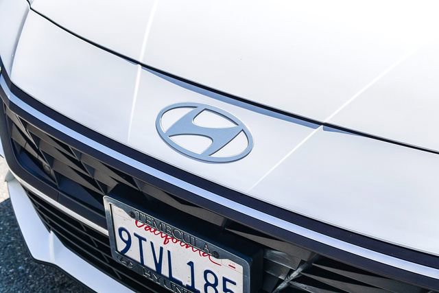 Certified 2025 Hyundai Elantra Sport image 12