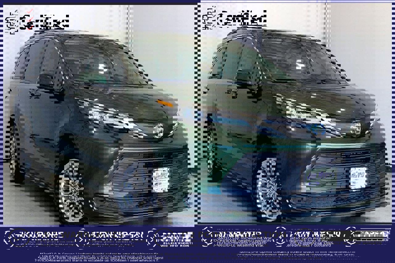 Used 2024 Toyota Sienna LE image 1