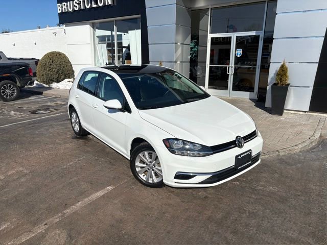 Used 2019 Volkswagen Golf SE image 2