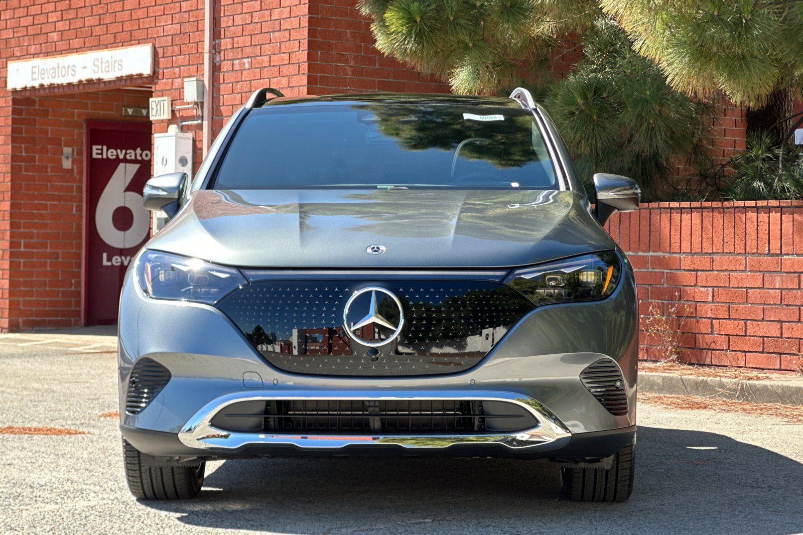 New 2026 Mercedes-Benz EQE 320 4MATIC SUV image 9