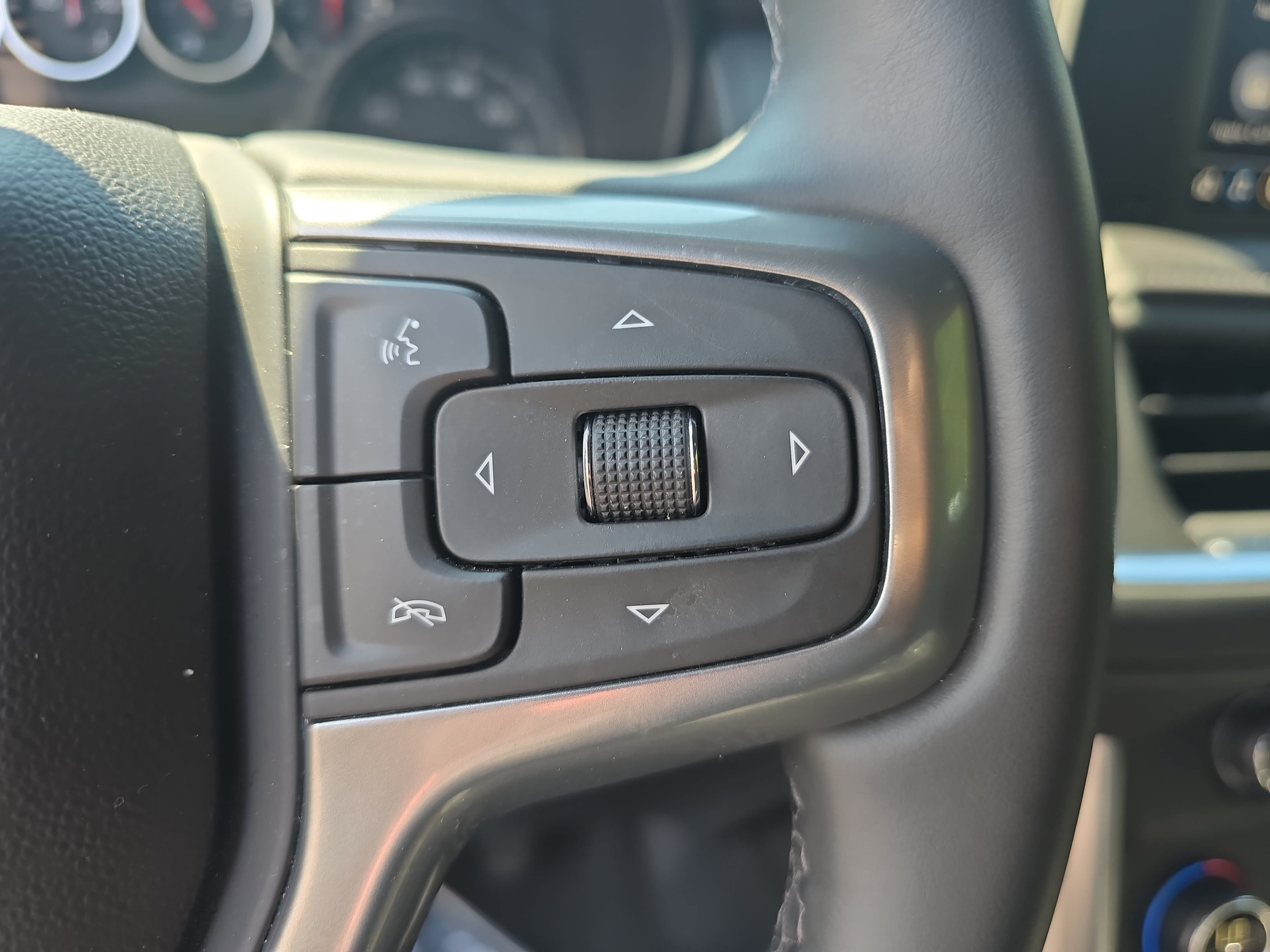 Used 2024 Chevrolet Tahoe LS w/ Driver Alert Package AWD/4WD image 18