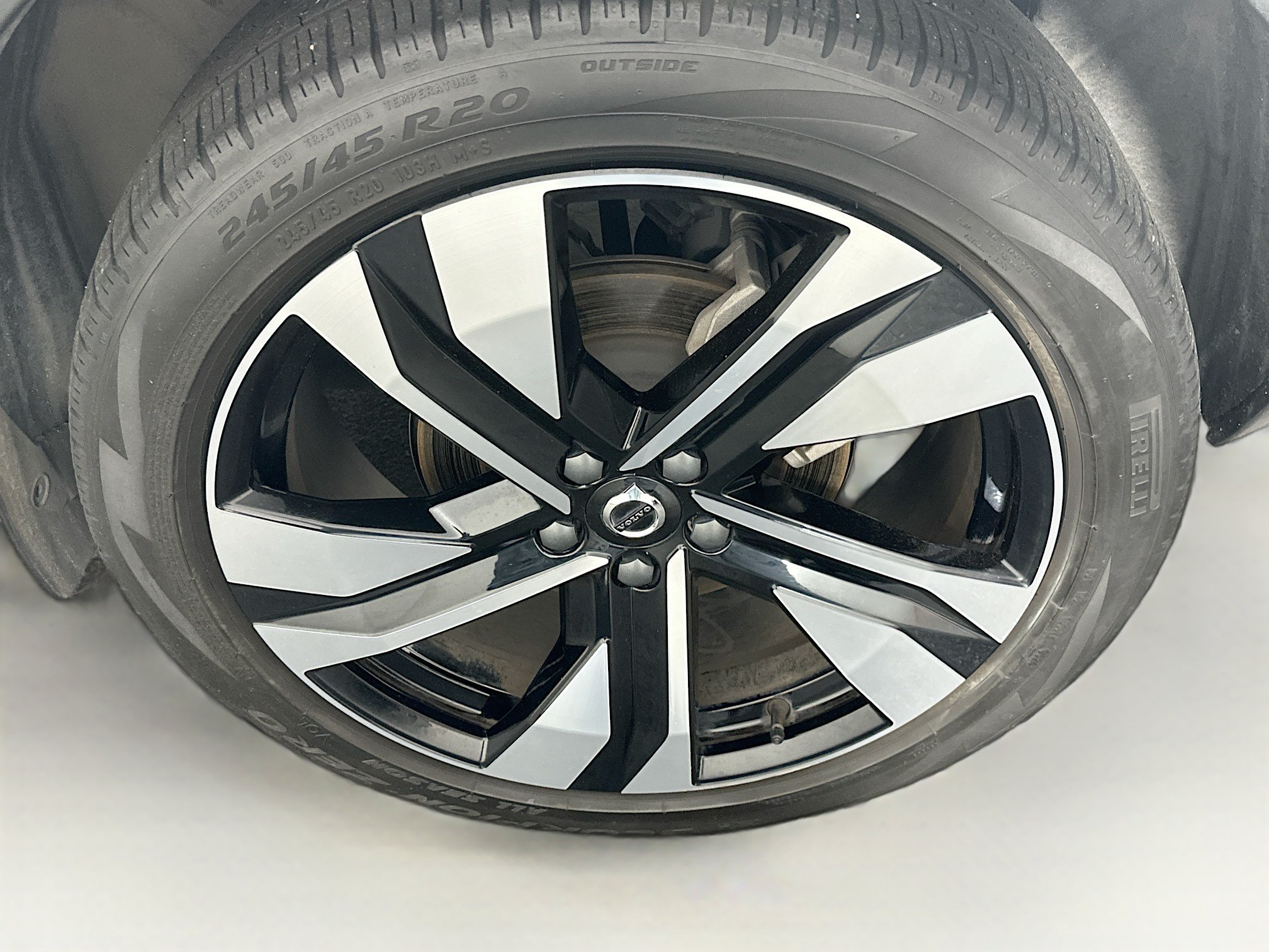 Used 2024 Volvo XC40 B5 Plus w/ Climate Package AWD/4WD image 11