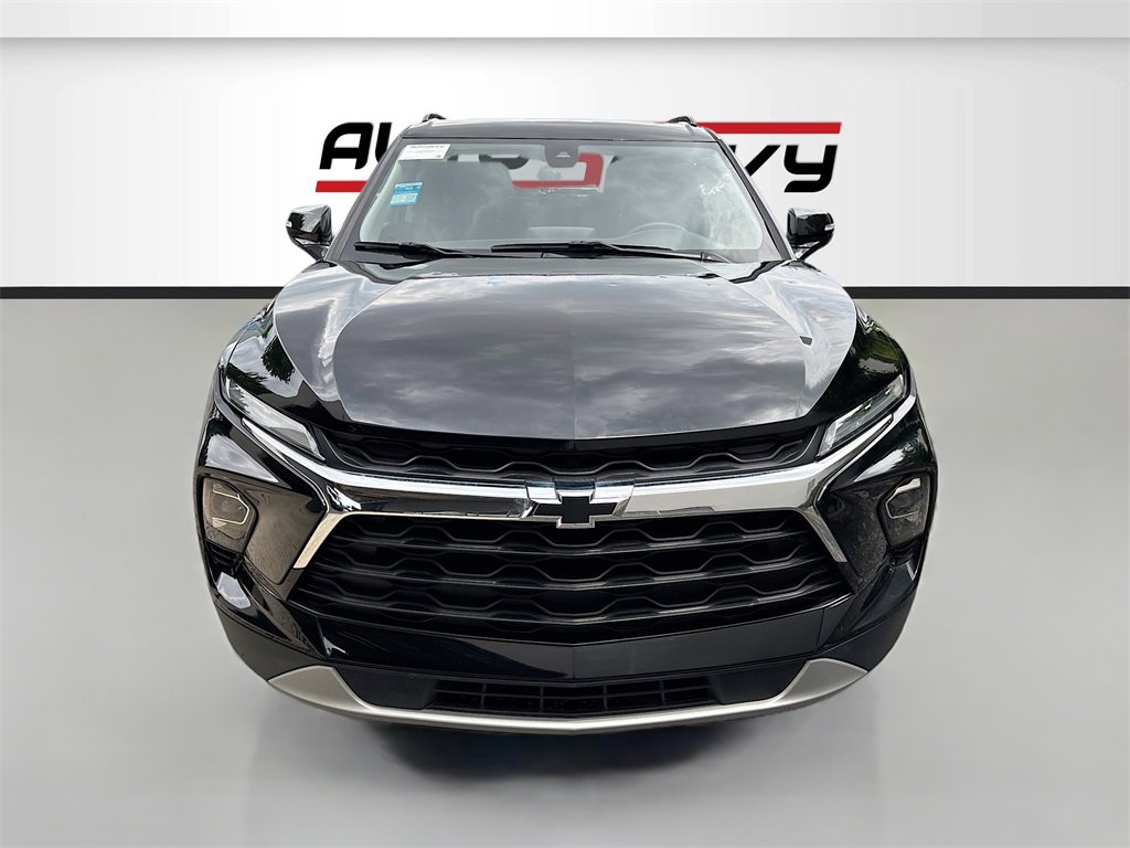 Used 2024 Chevrolet Blazer LT image 2