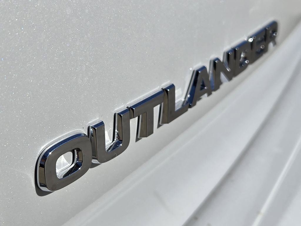 New 2026 Mitsubishi Outlander SE image 7