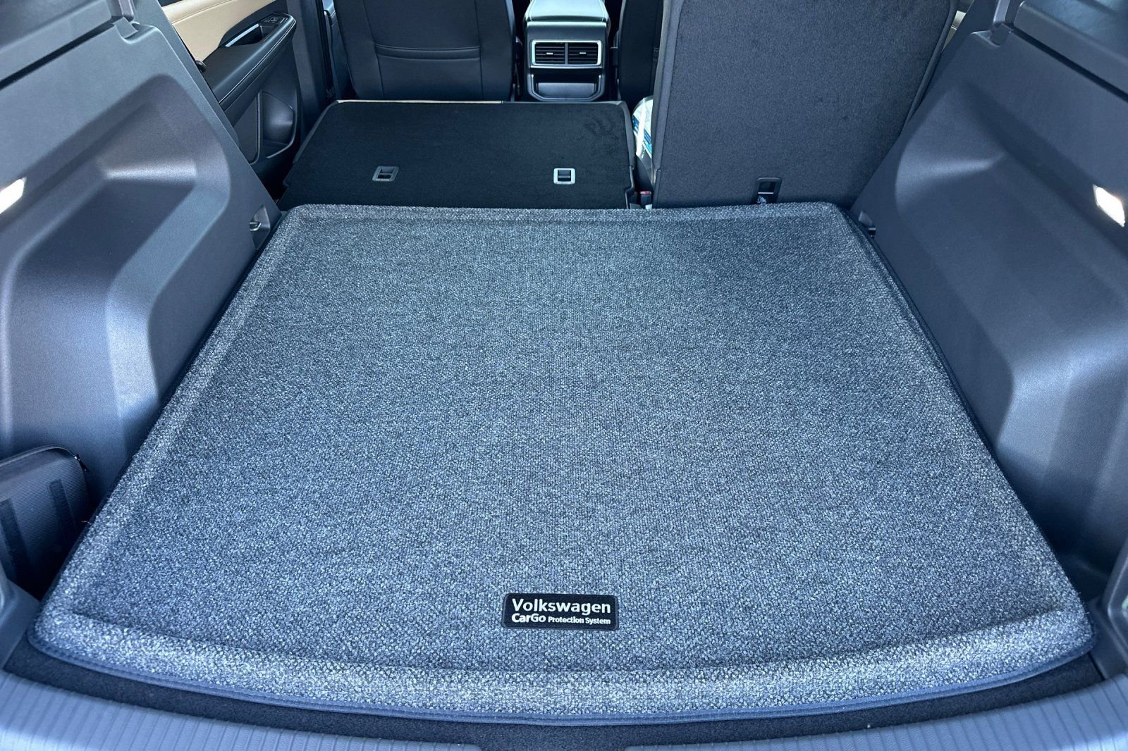 New 2026 Volkswagen Atlas Cross Sport SE image 14