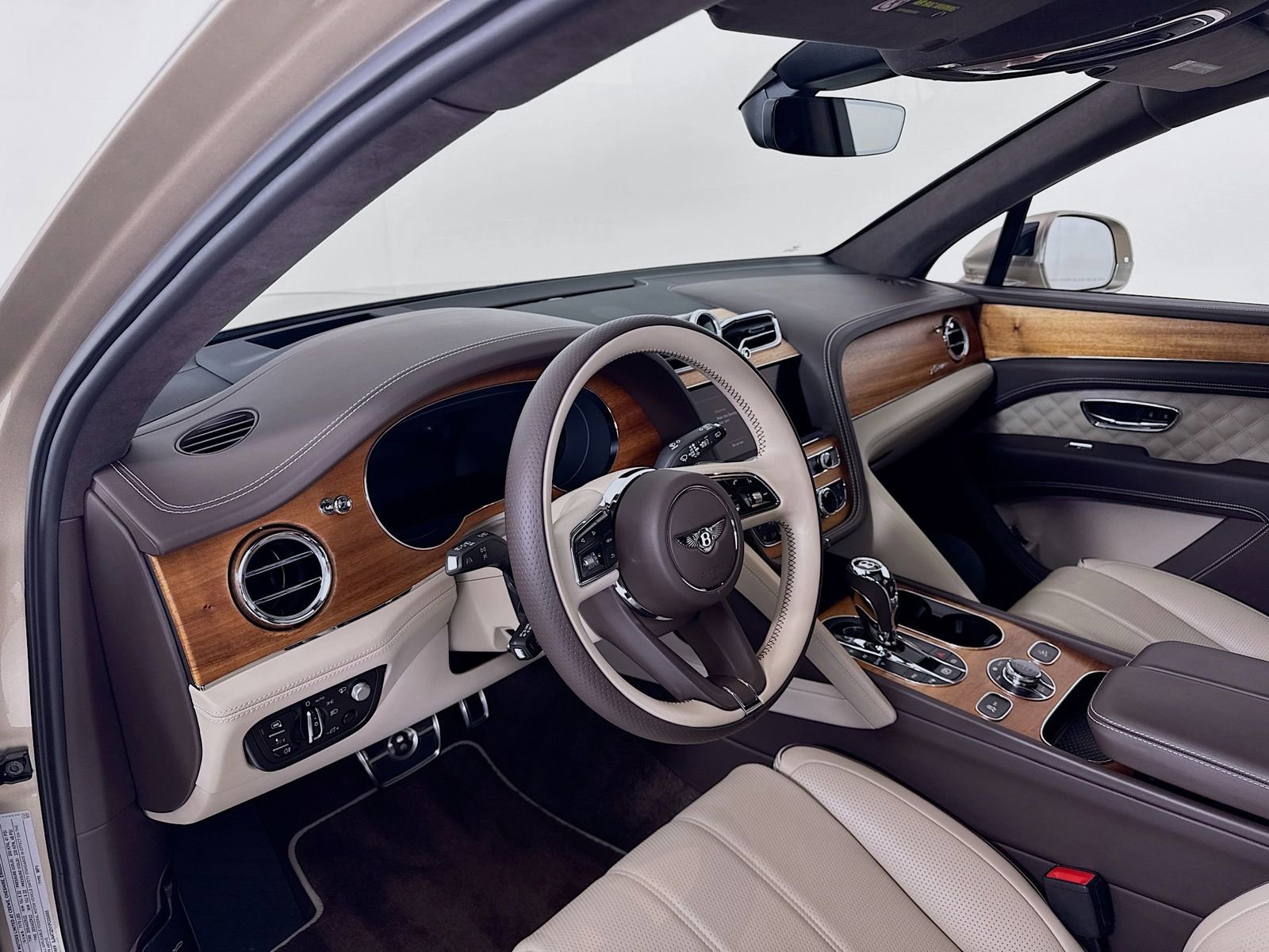 Certified 2023 Bentley Bentayga image 11