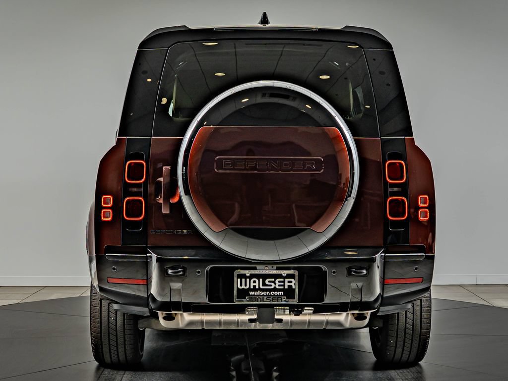 Used 2025 Land Rover Defender 130 X-Dynamic SE AWD/4WD image 6