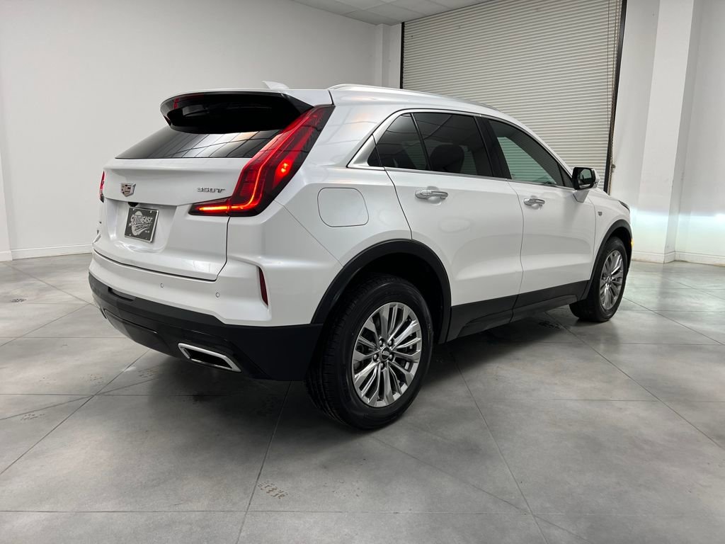 Used 2024 Cadillac XT4 Premium Luxury image 7