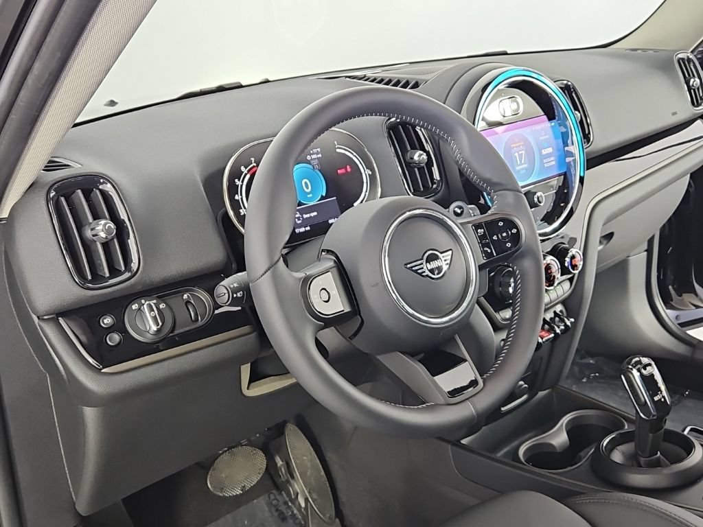 Certified 2024 MINI Cooper Countryman S w/ Storage Package FWD image 31