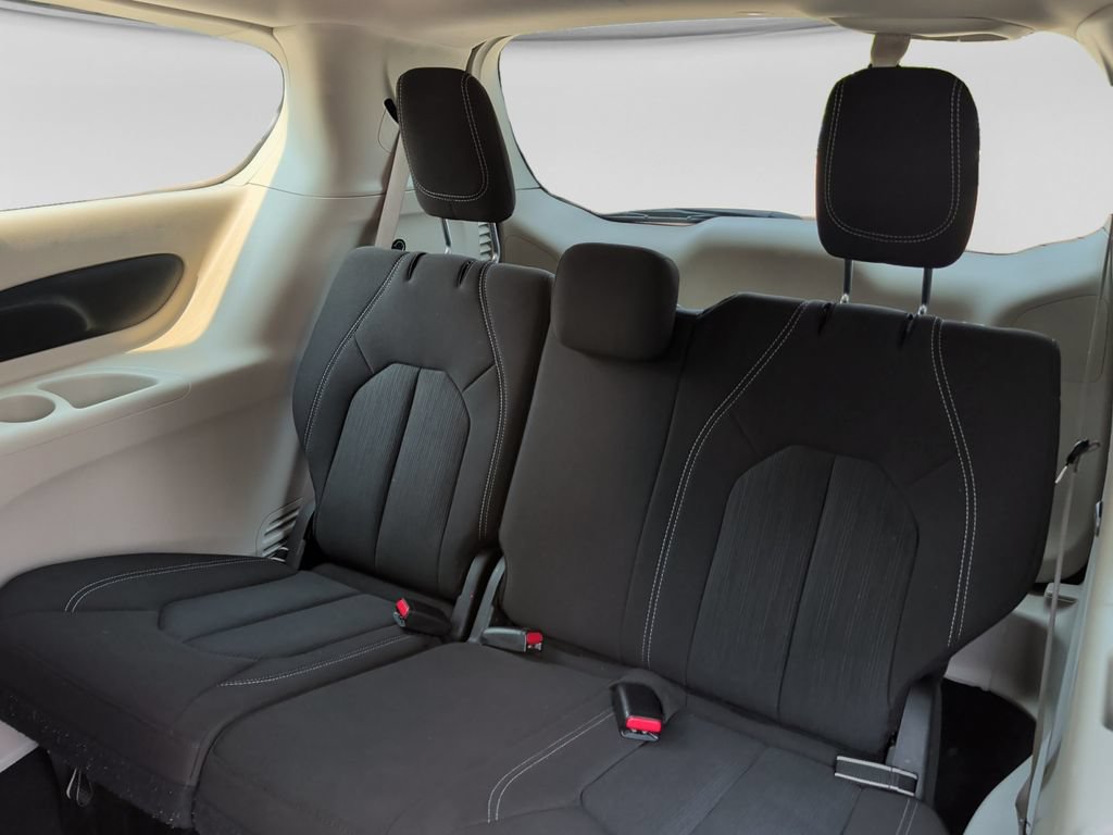 Used 2023 Chrysler Voyager LX FWD image 33