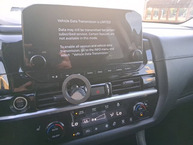 Used 2022 Nissan Pathfinder SL AWD/4WD image 6