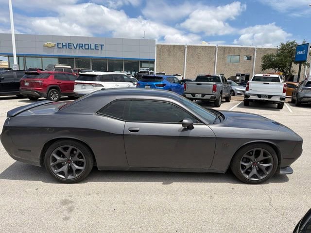 Used 2019 Dodge Challenger R/T RWD image 7
