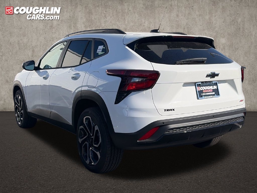 New 2026 Chevrolet Trax RS w/ Sunroof Package FWD image 4