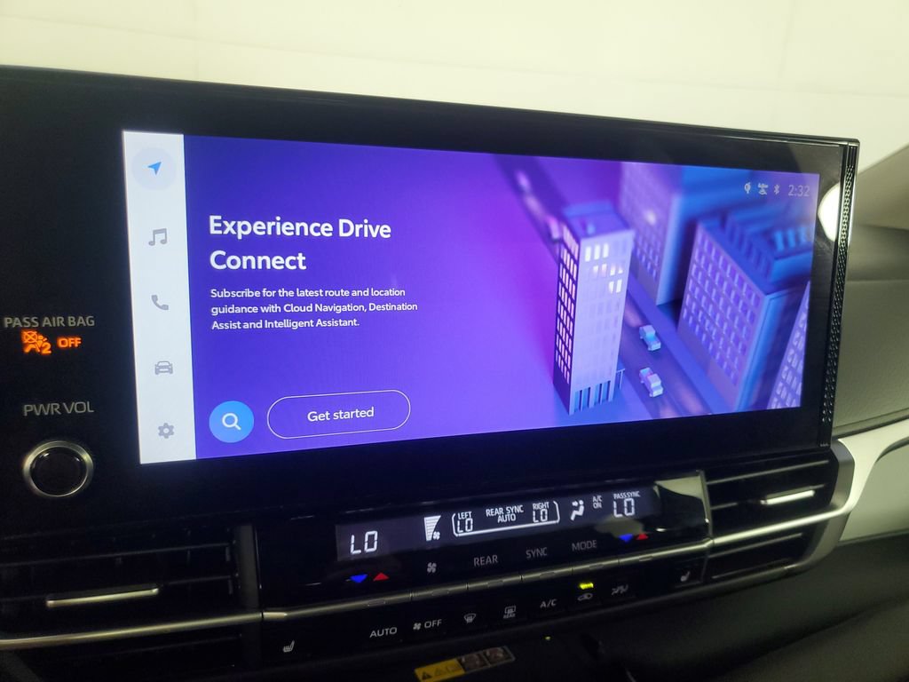 Used 2025 Toyota Sienna XLE w/ XLE Plus Package FWD image 20