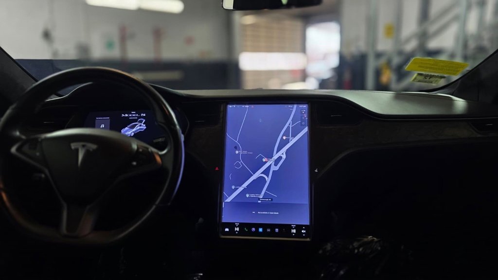 Used 2020 Tesla Model S AWD image 13