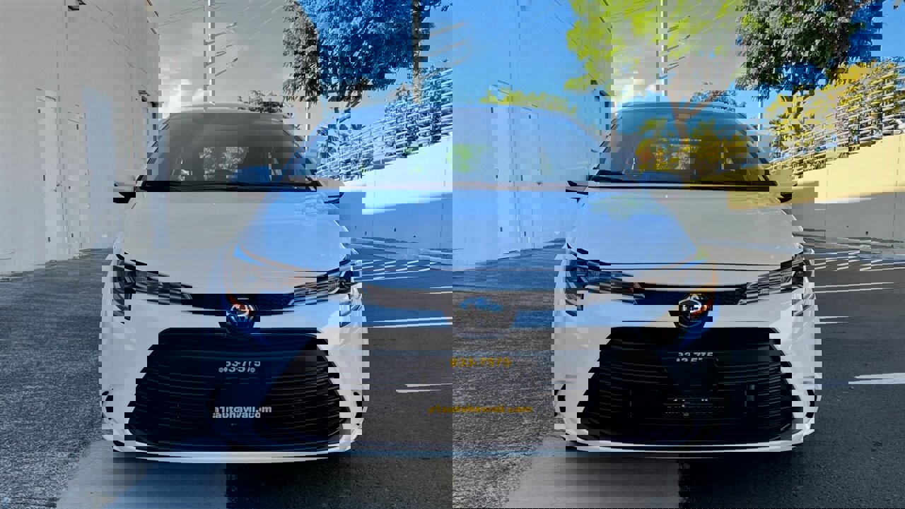 Used 2023 Toyota Corolla LE image 8