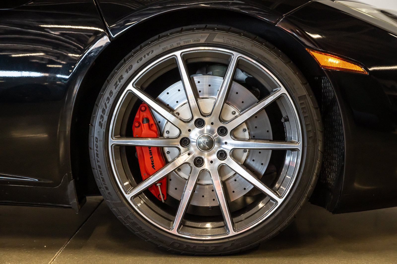 Used 2013 McLaren MP4-12C Spider RWD image 19