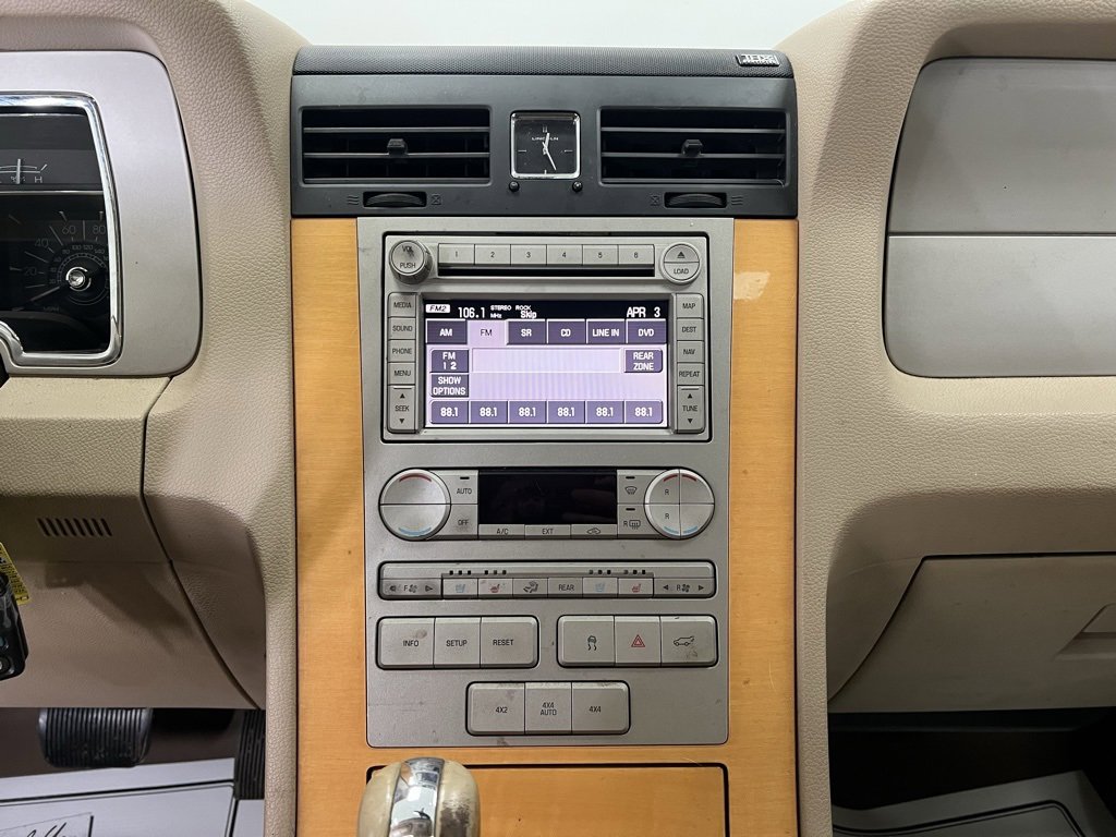 Used 2008 Lincoln Navigator L 4WD image 14