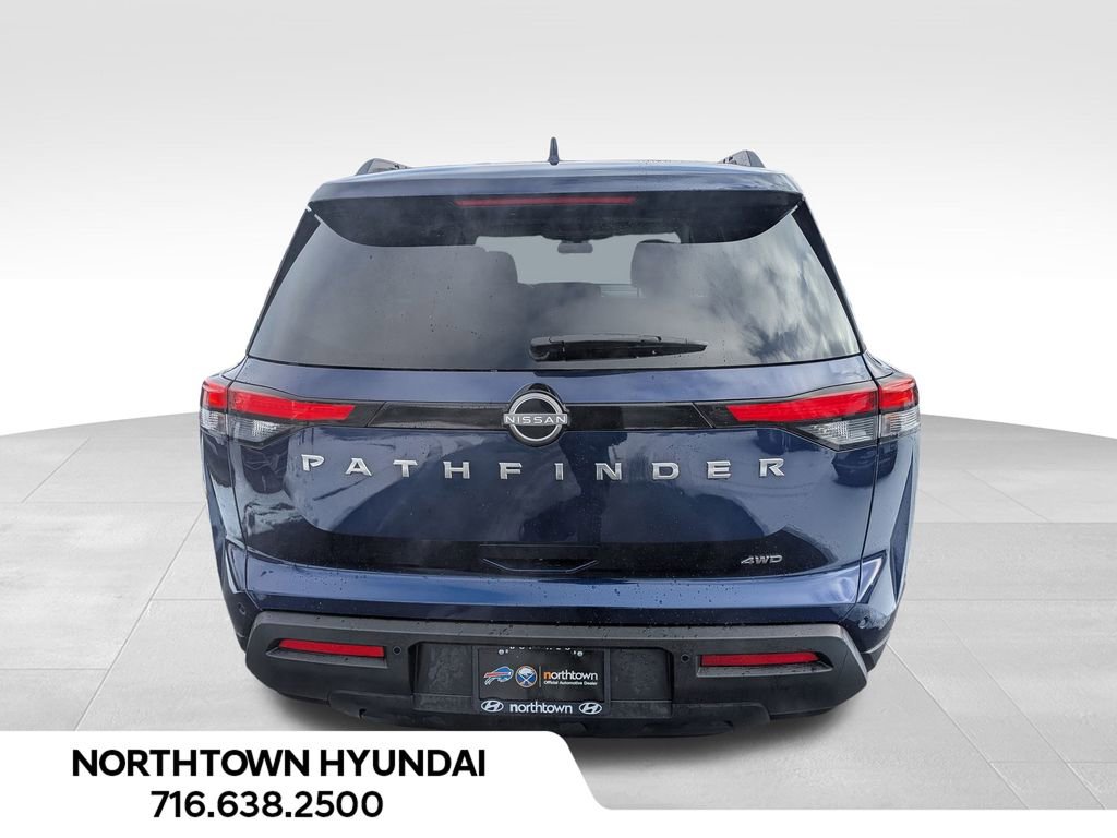 Used 2025 Nissan Pathfinder SV image 13