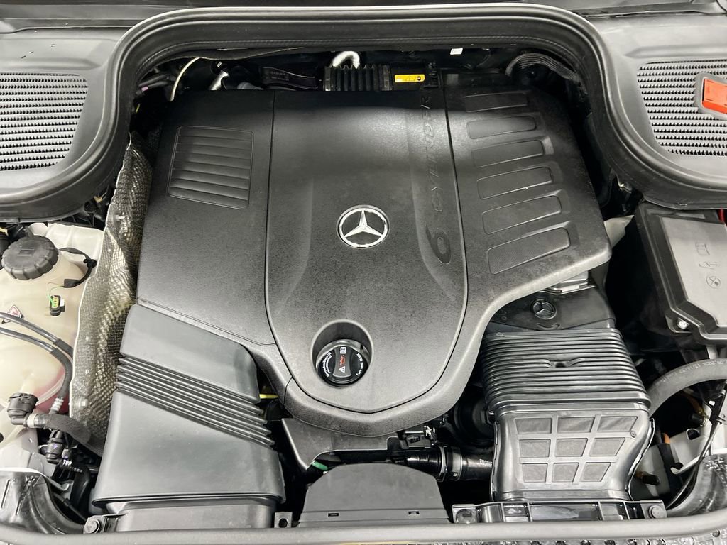 Used 2025 Mercedes-Benz GLS 450 4MATIC image 27