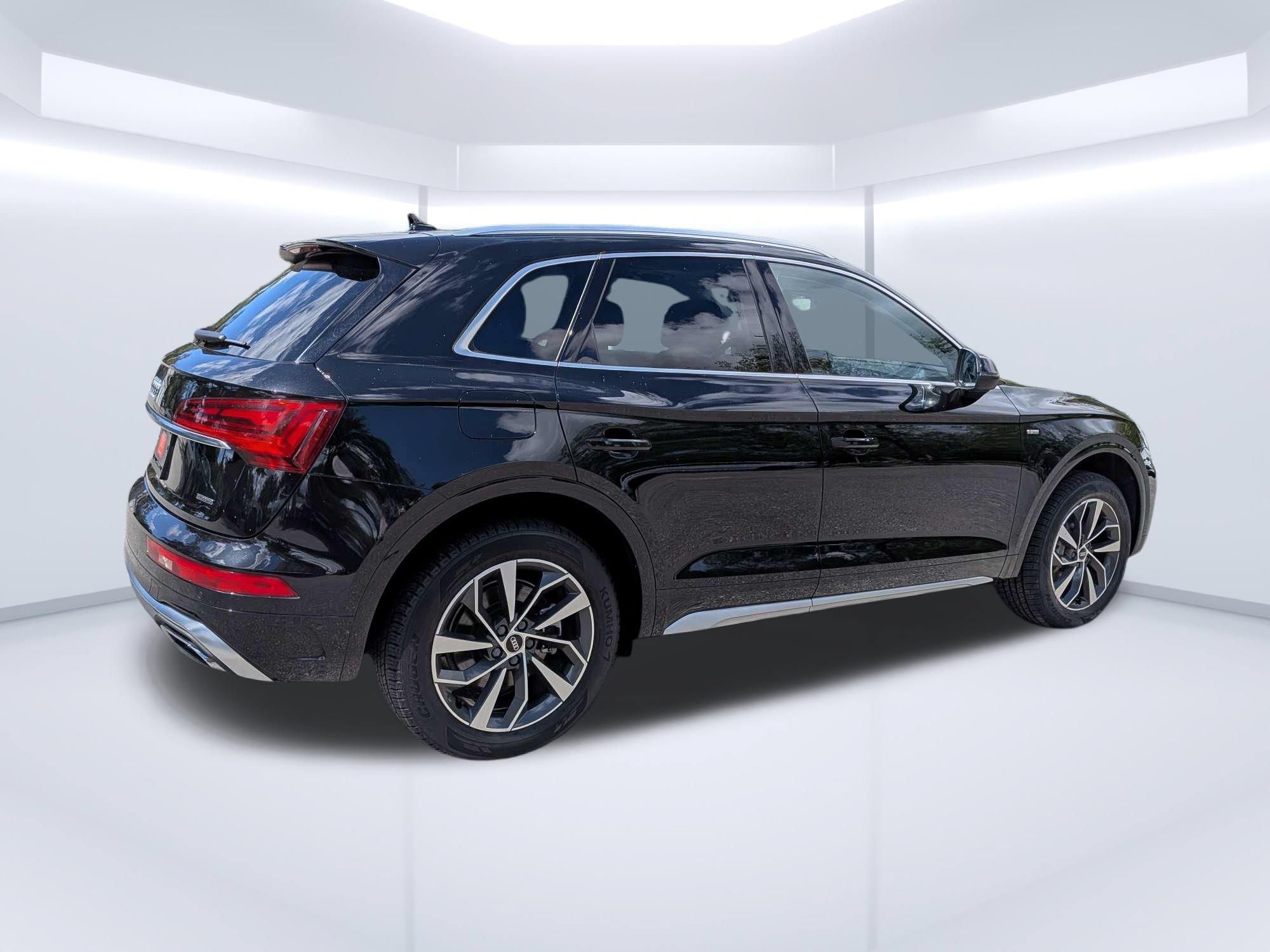 Certified 2023 Audi Q5 2.0T Premium Plus w/ Premium Plus Package AWD/4WD image 3