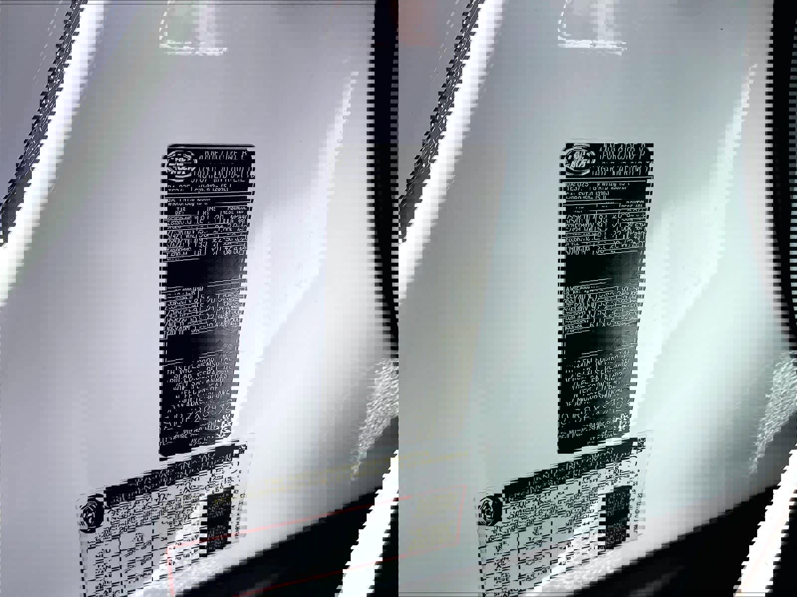 Used 2025 Land Rover Discovery S image 33