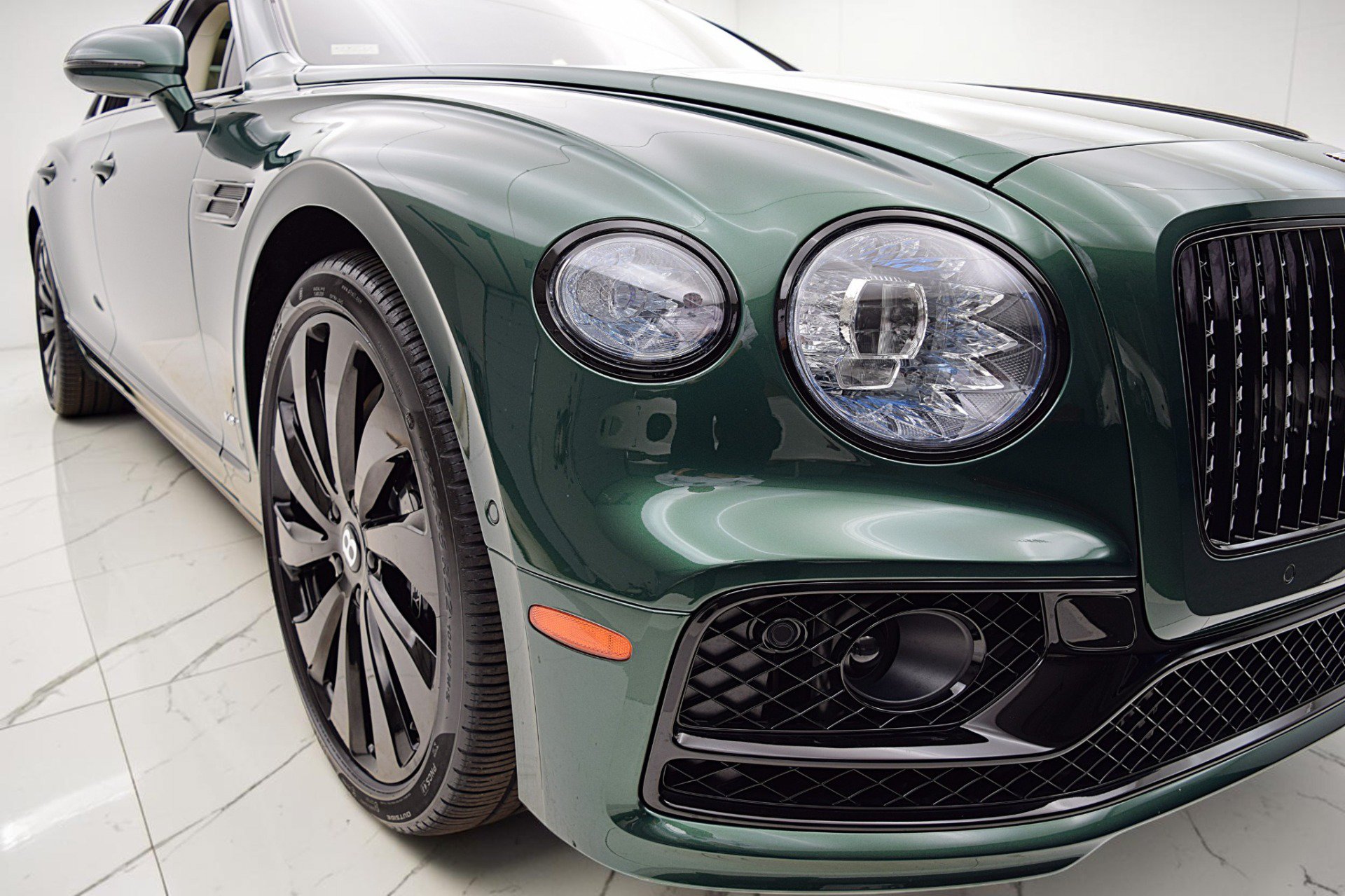 Certified 2022 Bentley Flying Spur V8 AWD/4WD image 9