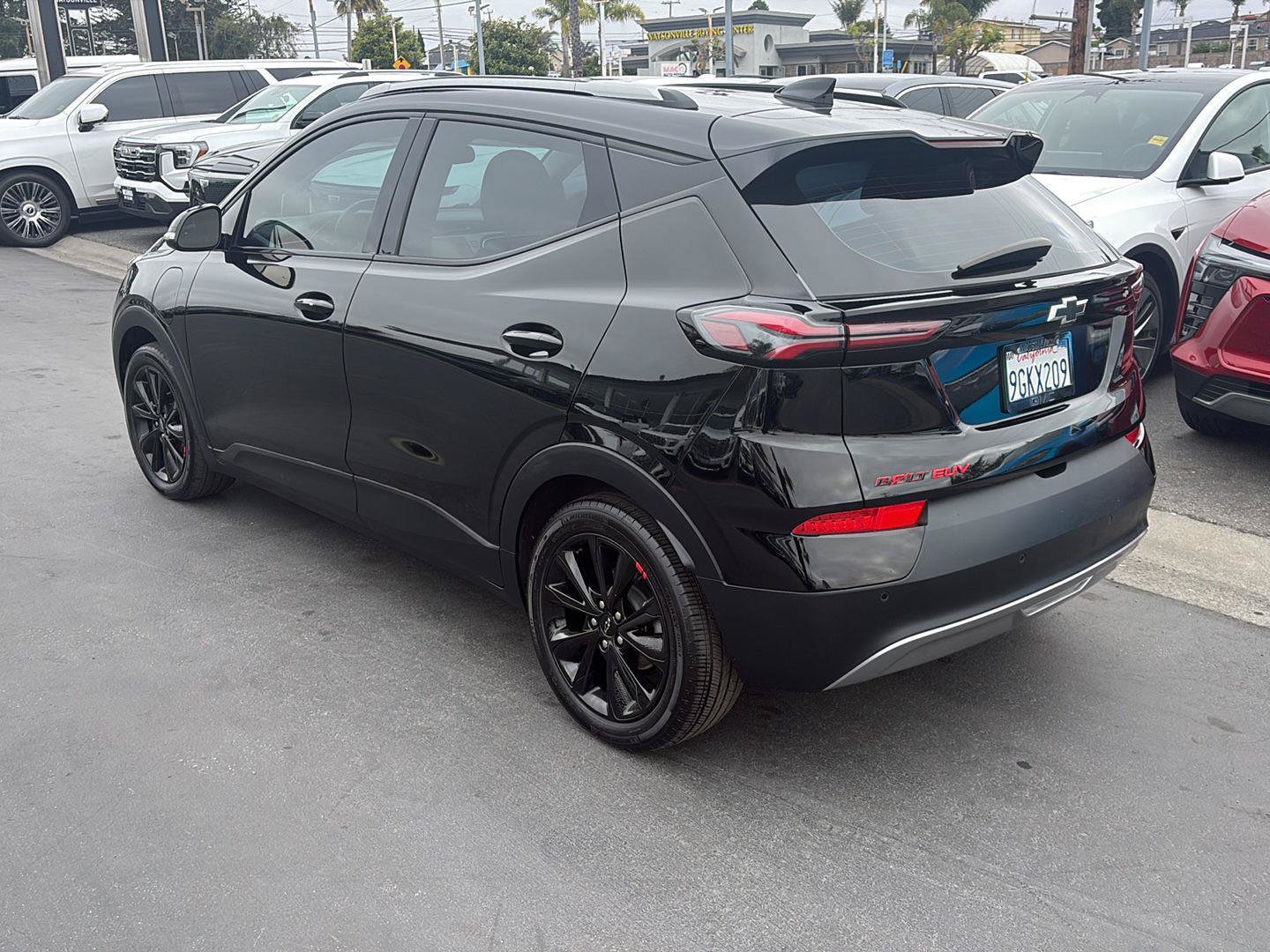 Used 2023 Chevrolet Bolt EUV LT w/ Convenience Package FWD image 3