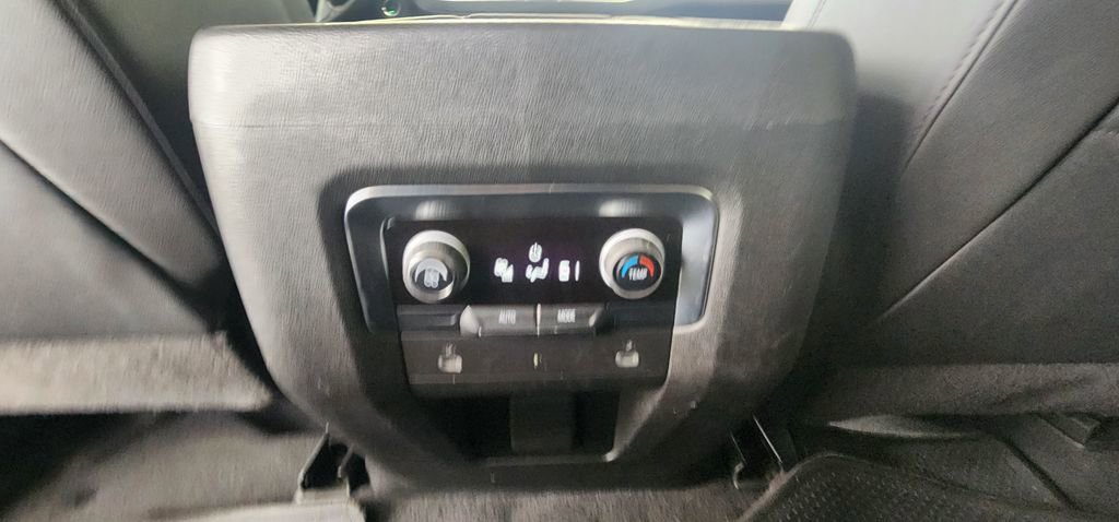 Used 2024 Chevrolet Suburban RST RWD image 21
