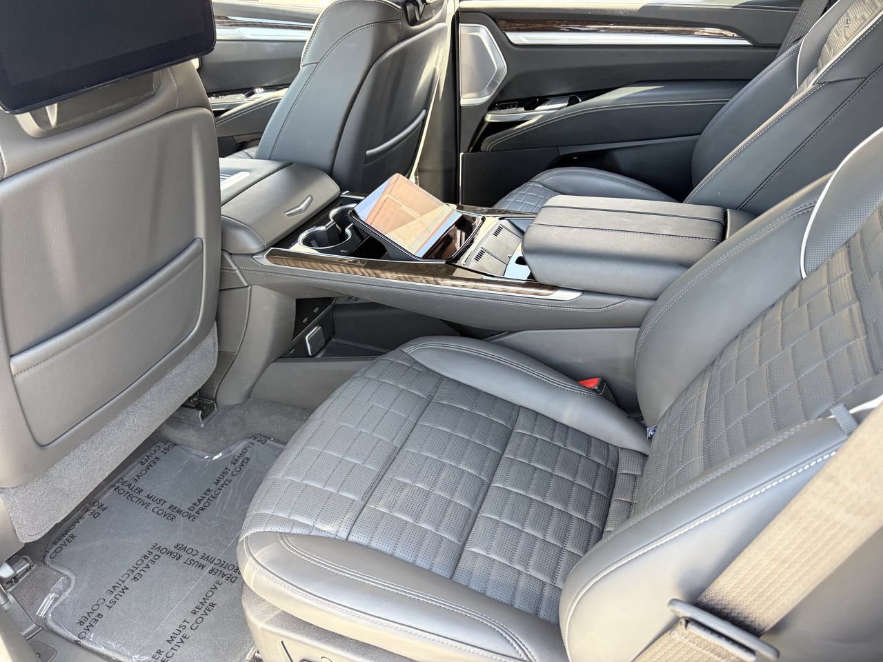 Certified 2025 Cadillac Escalade Sport Platinum AWD/4WD image 17