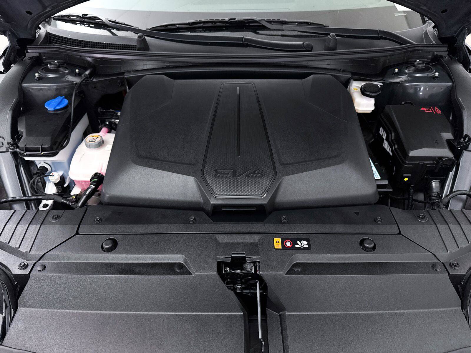 Used 2025 Kia EV6 Light w/ Light LR Technology Package RWD image 9