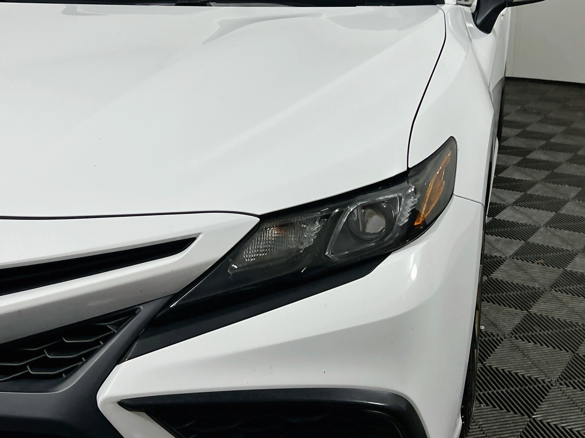 Used 2023 Toyota Camry SE FWD image 11