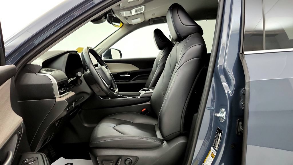 Certified 2024 Toyota Grand Highlander AWD image 26